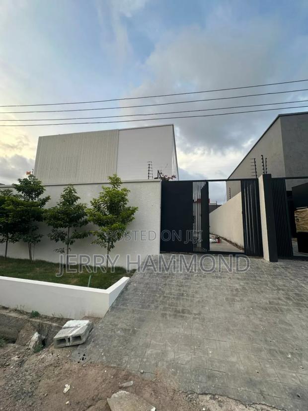 4bdrm House in East Airport, Tseaddo for sale · Photo 1