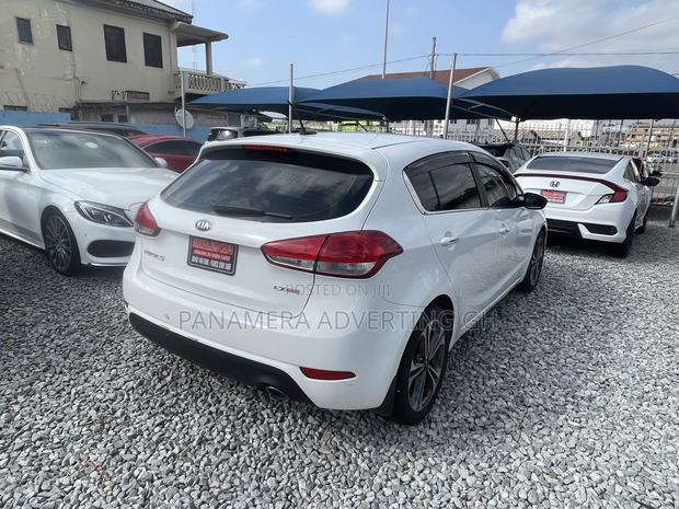 Kia Forte EX Hatchback 2016 White