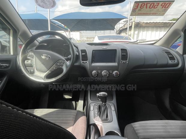 Kia Forte EX Hatchback 2016 White