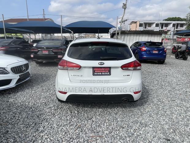 Kia Forte EX Hatchback 2016 White