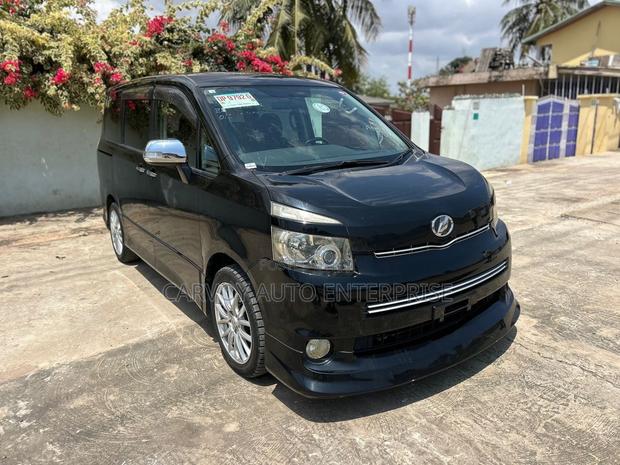 Toyota Voxy 2007 Black