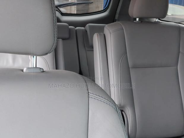 Toyota Highlander XLE 4x4 V6 (3.5L 6cyl 8A) 2018 White