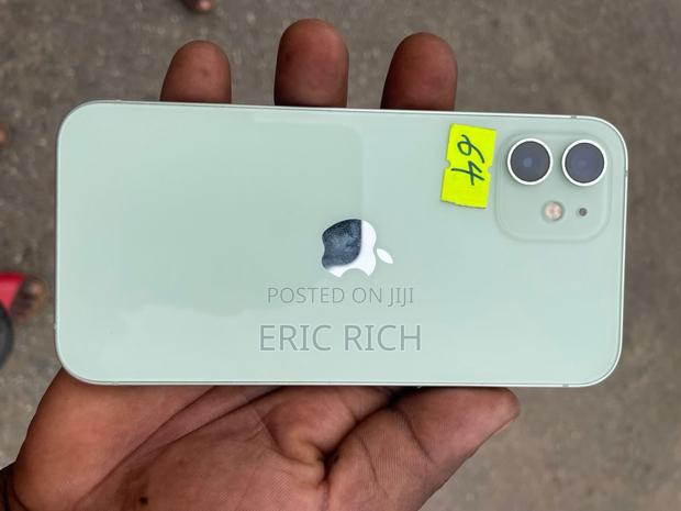 Apple iPhone 12 64 GB Green · Photo 3