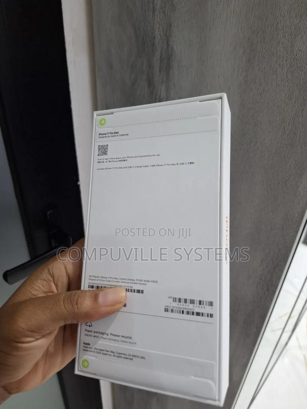 New Apple iPhone 17 Pro Max 512 GB Orange photo 3