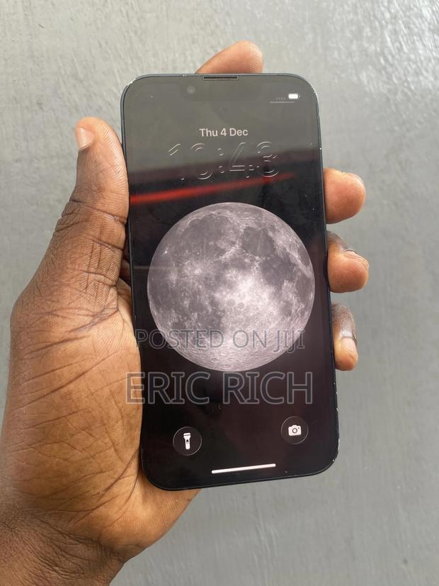Apple iPhone 13 Mini 128 GB Black · Photo 4