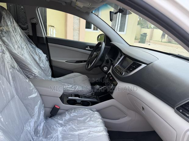 Hyundai Tucson SE FWD 2017 White