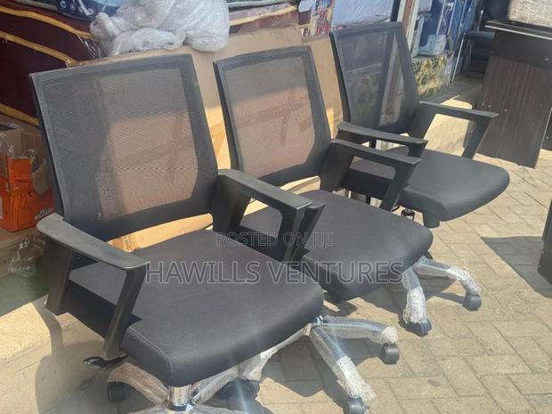 Quality Assurance Swivel Chair · Photo 3