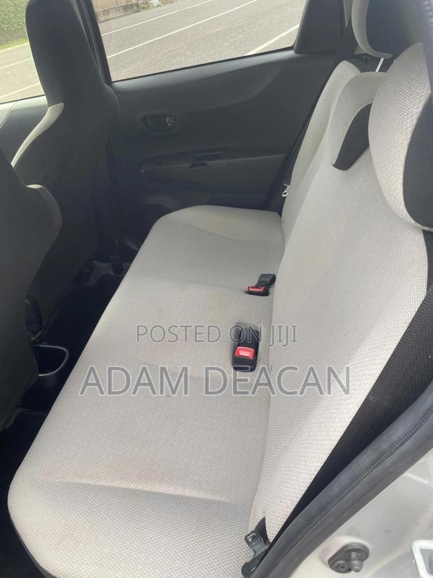 Toyota Vitz 2012 Silver