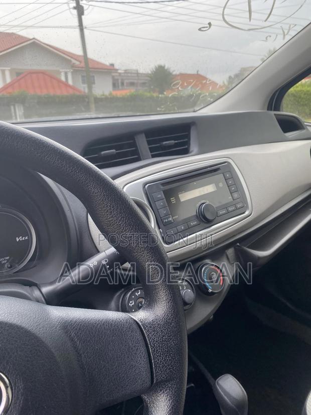 Toyota Vitz 2012 Silver