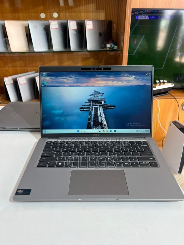 Laptop Dell Precision 3550 32GB Intel Core Ultra 7 SSD 512GB