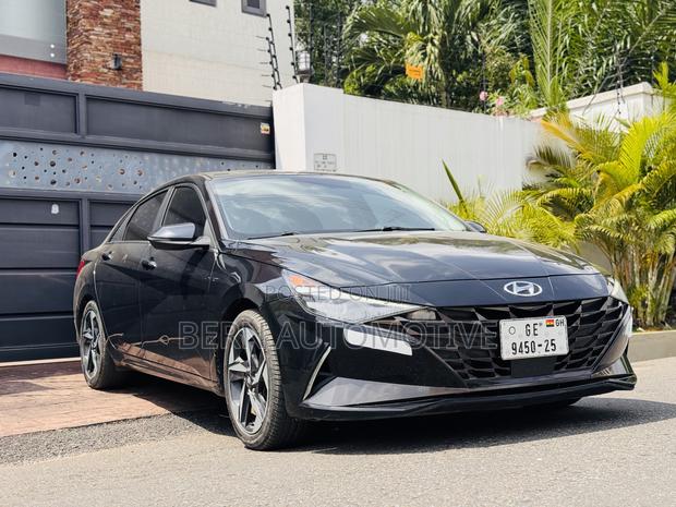 Hyundai Elantra Limited 2023 Black