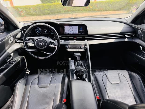 Hyundai Elantra Limited 2023 Black