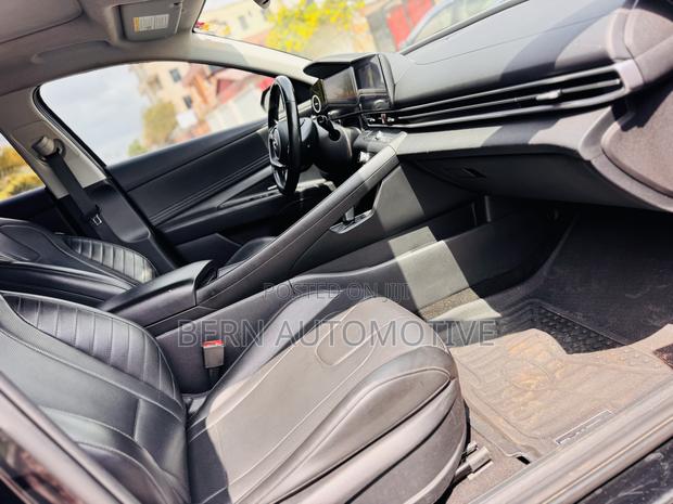 Hyundai Elantra Limited 2023 Black