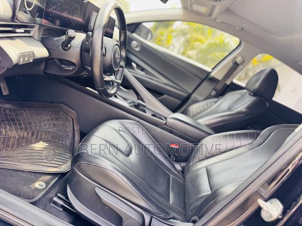 Hyundai Elantra Limited 2023 Black