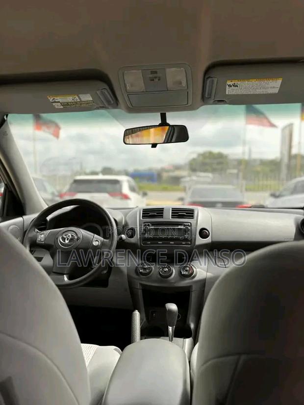 Toyota RAV4 2.5 2012