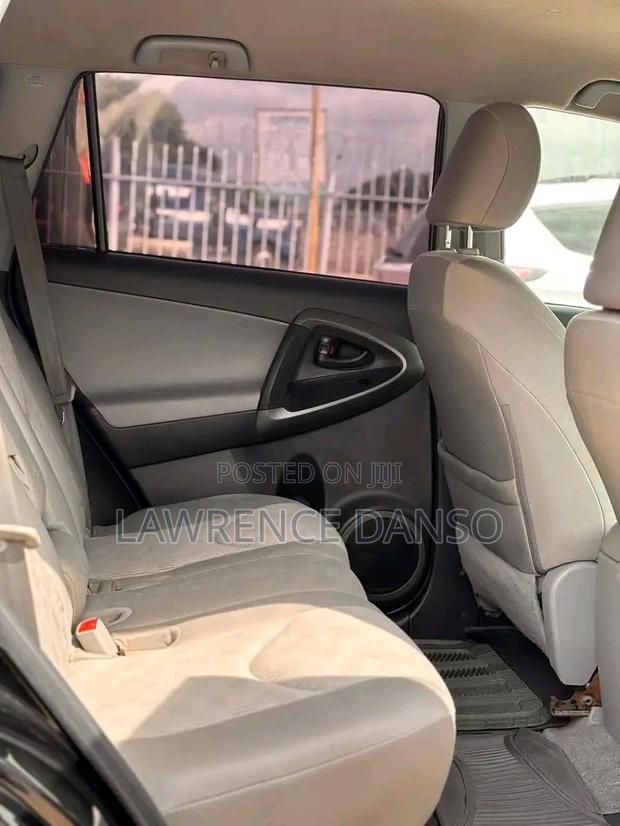 Toyota RAV4 2.5 2012