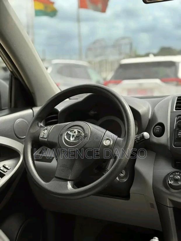 Toyota RAV4 2.5 2012