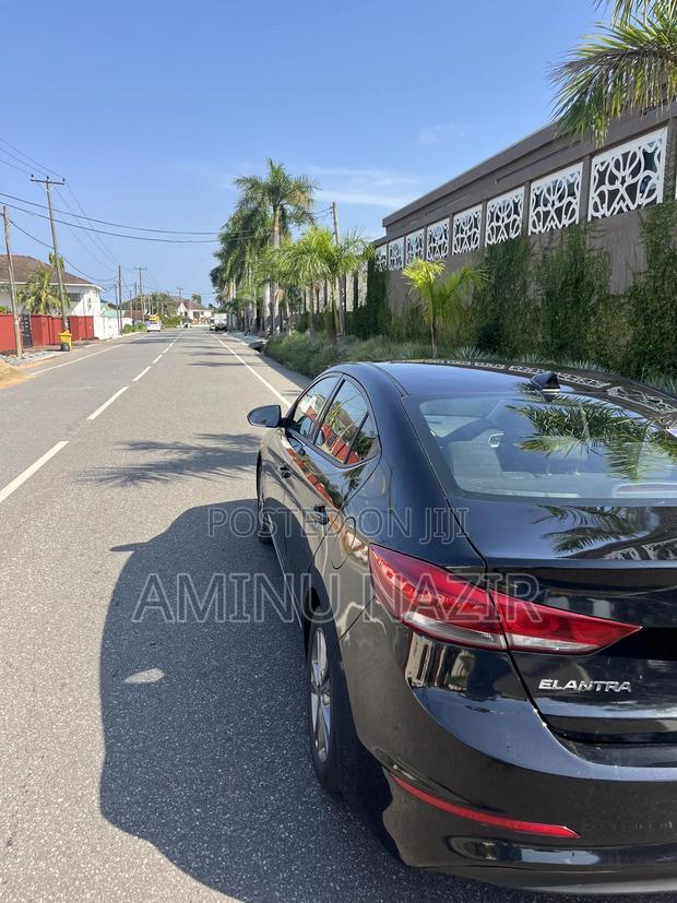 Hyundai Elantra Limited 2018 Black photo 7