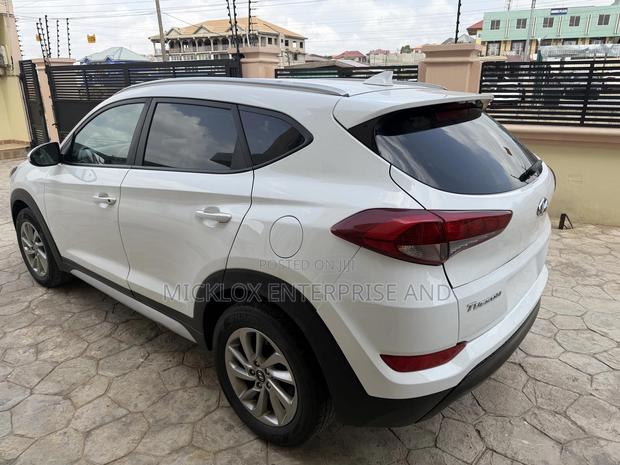 Hyundai Tucson SE FWD 2017 White