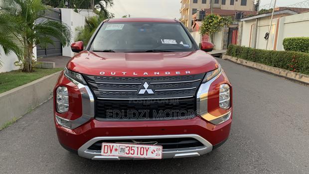 Mitsubishi Outlander SEL Launch Edition 2022 Red