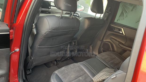 Mitsubishi Outlander SEL Launch Edition 2022 Red