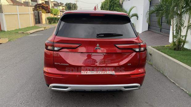 Mitsubishi Outlander SEL Launch Edition 2022 Red