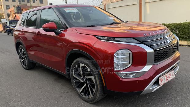 Mitsubishi Outlander SEL Launch Edition 2022 Red