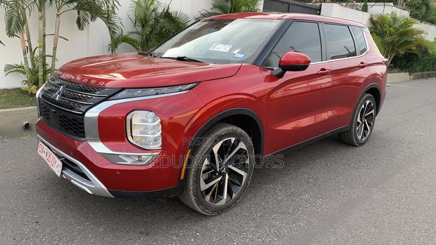Mitsubishi Outlander SEL Launch Edition 2022 Red