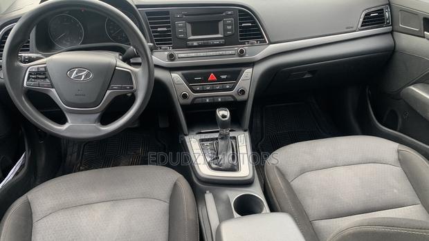 Hyundai Elantra ECO Sedan FWD (1.4L 4cyl 7A) 2017 Silver