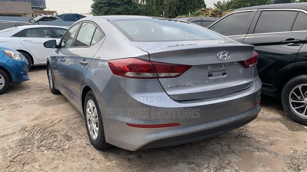 Hyundai Elantra ECO Sedan FWD (1.4L 4cyl 7A) 2017 Silver
