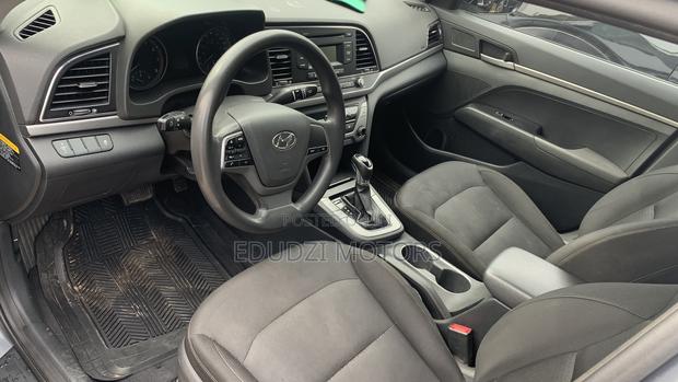 Hyundai Elantra ECO Sedan FWD (1.4L 4cyl 7A) 2017 Silver