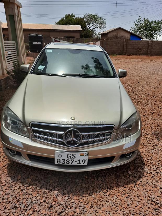 Mercedes-Benz C300 Luxury Sedan RWD (3.0L 6cyl 7A) 2010 Gold