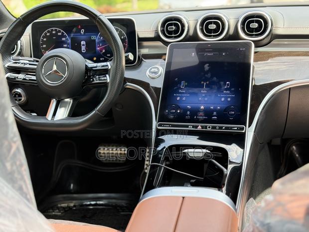 Mercedes-Benz C300 2023