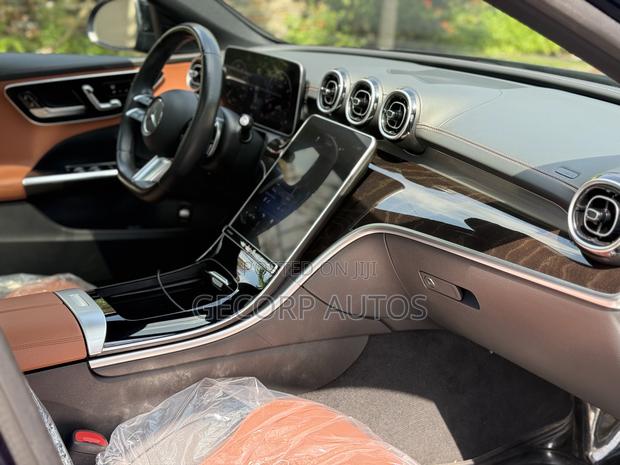 Mercedes-Benz C300 2023