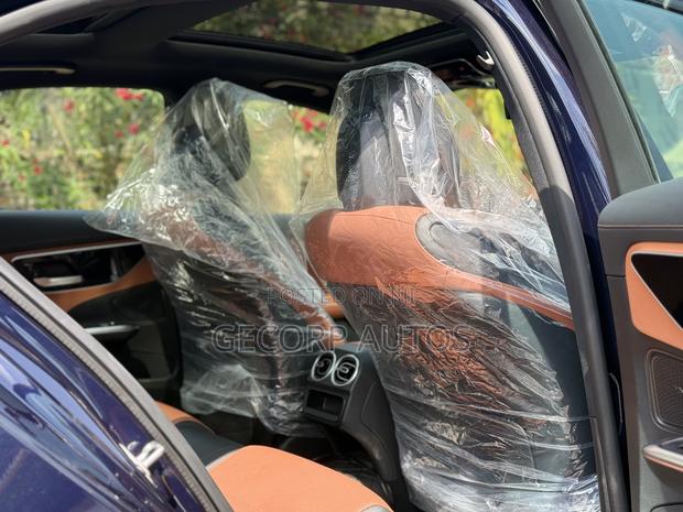 Mercedes-Benz C300 2023