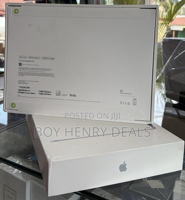 New Laptop Apple MacBook Air 2025 M4 13-Inch 16GB Apple M4 SSD 256GB photo 2
