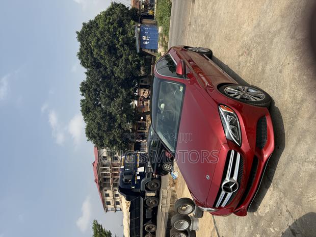 Mercedes-Benz C300 2017 Red