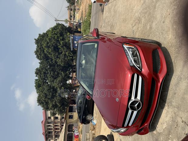 Mercedes-Benz C300 2017 Red