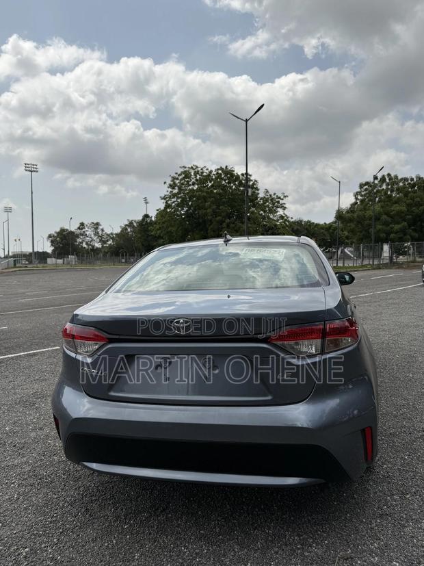 Toyota Corolla LE 2022 Gray