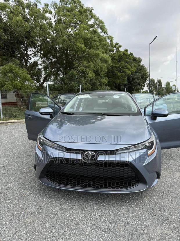 Toyota Corolla LE 2022 Gray