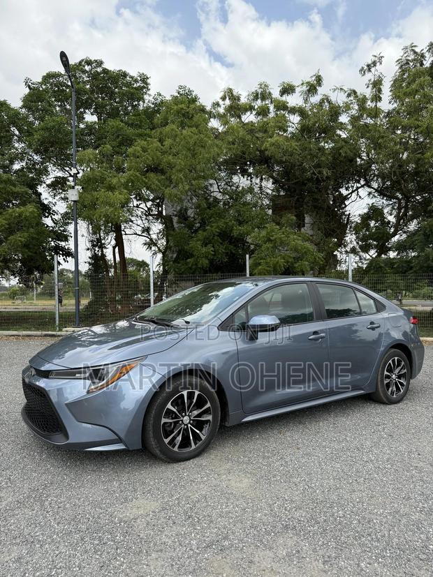 Toyota Corolla LE 2022 Gray
