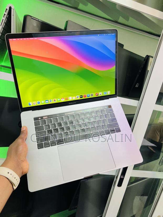 Laptop Apple MacBook Pro 2019 16GB Intel Core I9 SSD 512GB