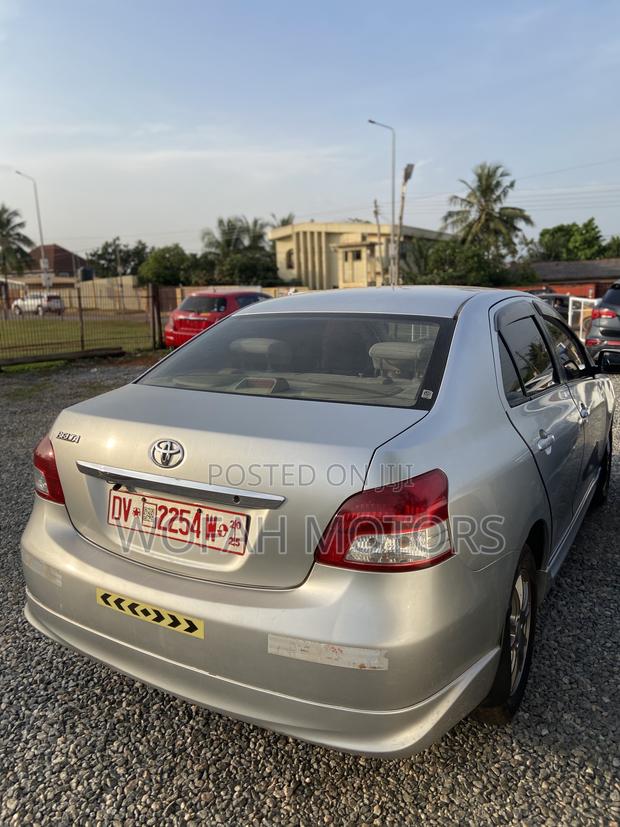 Toyota Belta 2012 Silver