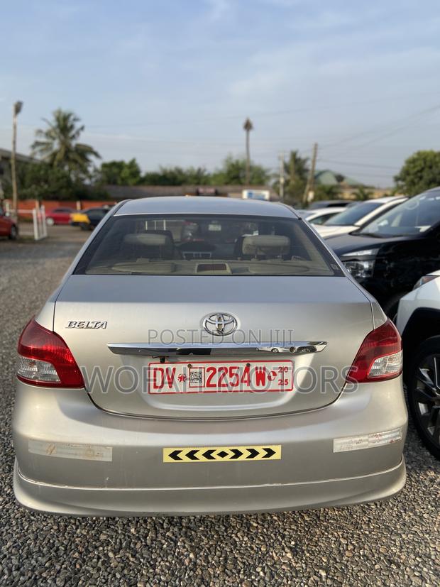 Toyota Belta 2012 Silver