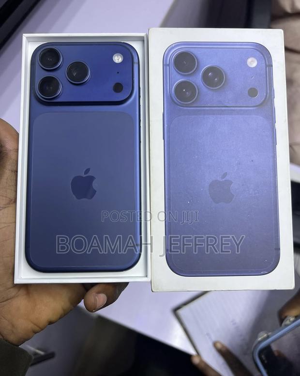 Apple iPhone 17 Pro 256 GB Blue · Photo 4