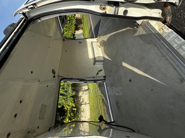 Toyota HiAce 1998 White