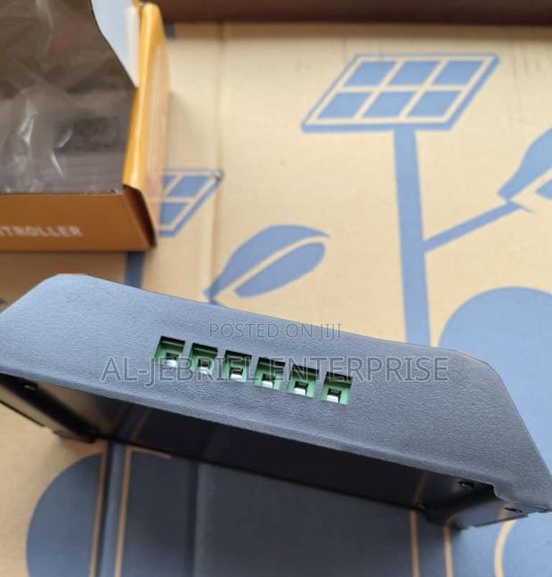 10amps Solar Charge Controller photo 4