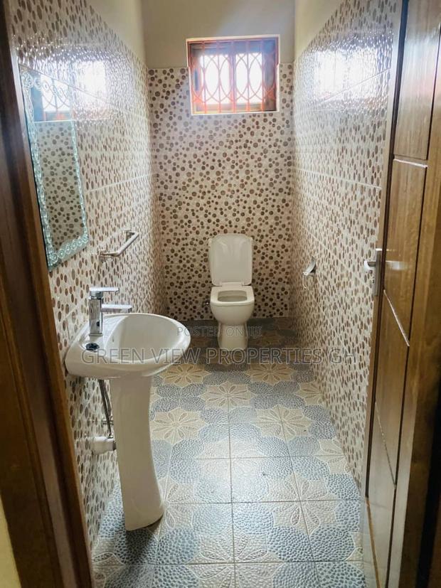 2bdrm Apartment in Ablekuma for rent photo 5