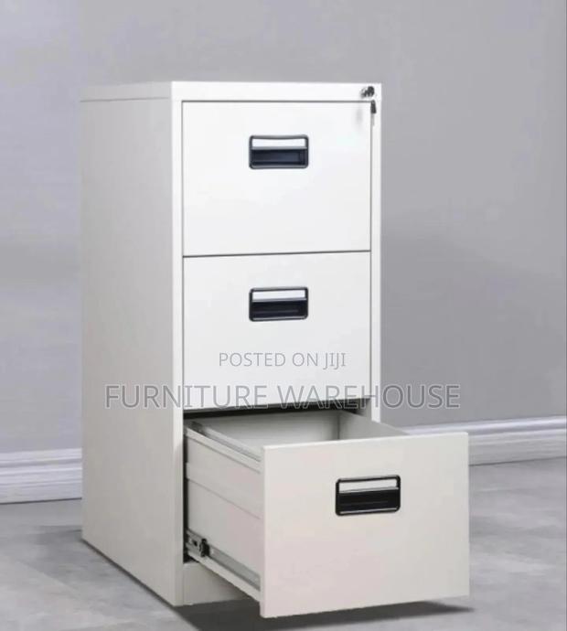 Three Drawer Filling Cabinet · Photo 2