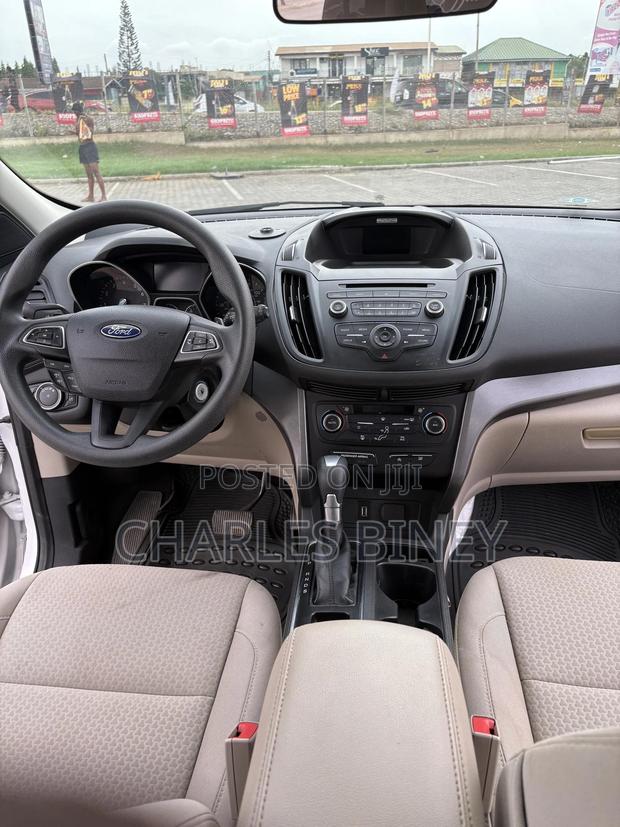 Ford Escape SE FWD 2017 White